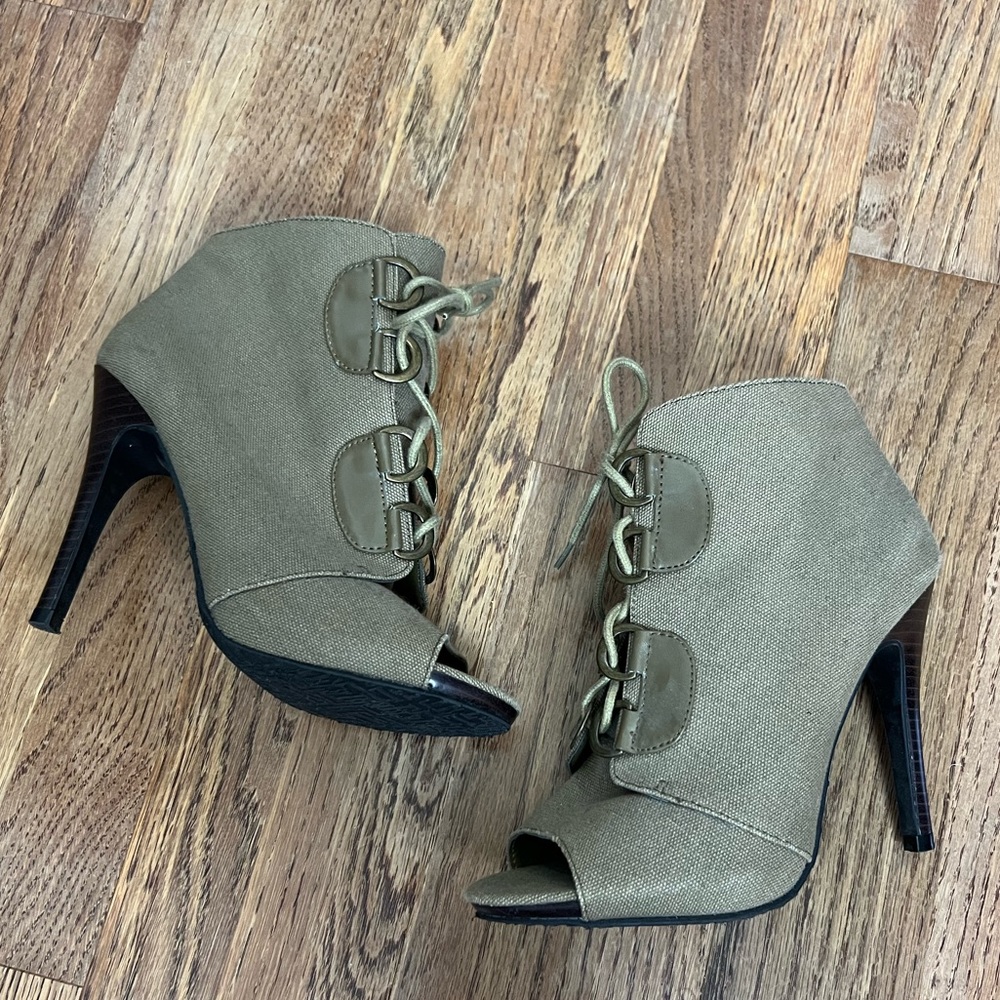 Elle green open toe booties
